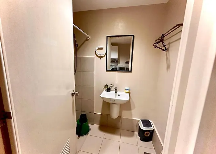 Affordable In Just Across Sm Mall Aparthotel